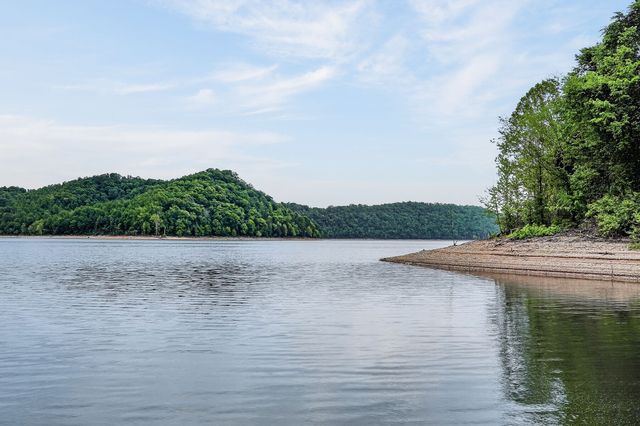 2304 Backbone Rd, Sparta, TN 38583