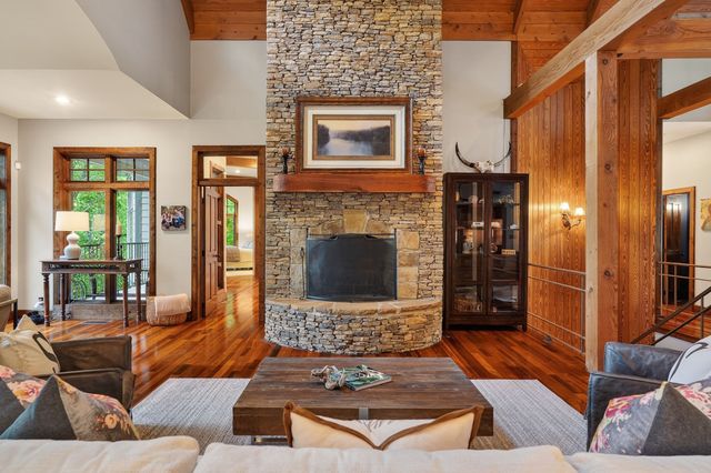 2304 Backbone Rd, Sparta, TN 38583