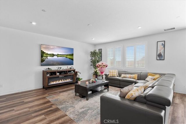3895 W Bodega Way, San Bernardino, CA 92407