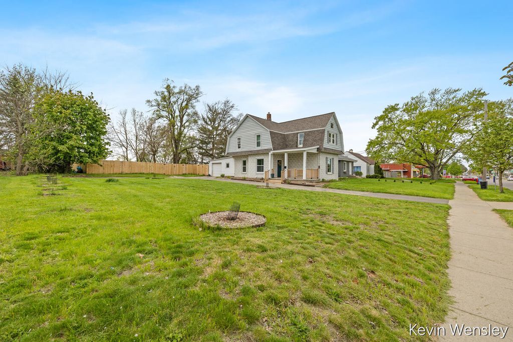 1312 Leonard Street, Grand Rapids, MI 49505