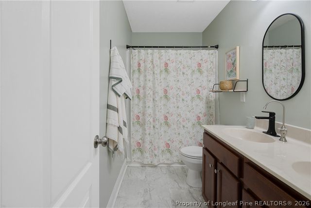 522 Hammond Farm Road, Hope Mills, NC 28348