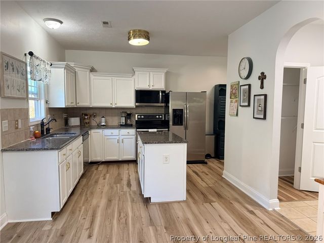 522 Hammond Farm Road, Hope Mills, NC 28348