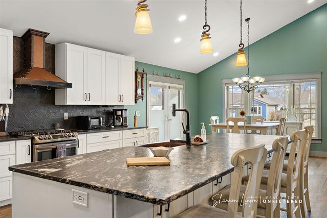 15777 Rannes Street, Spring Lake, MI 49456