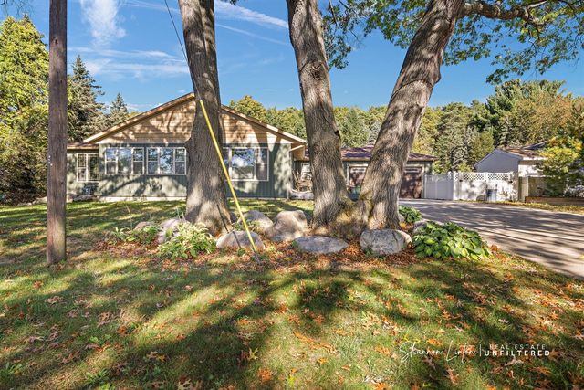 15777 Rannes Street, Spring Lake, MI 49456