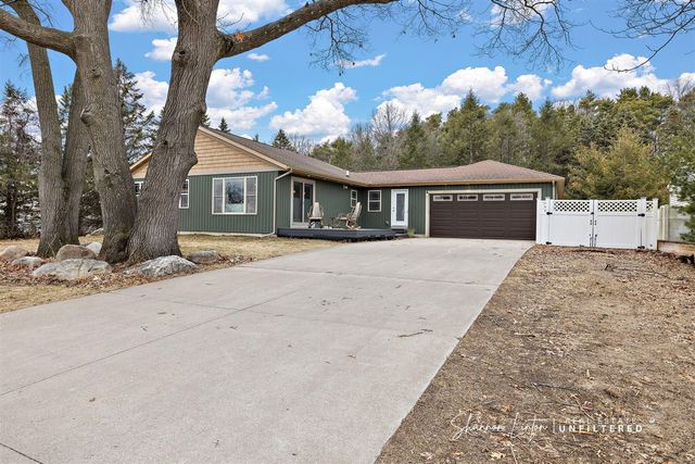 15777 Rannes Street, Spring Lake, MI 49456