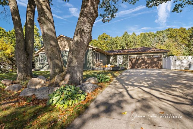 15777 Rannes Street, Spring Lake, MI 49456