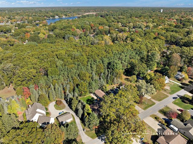 15777 Rannes Street, Spring Lake, MI 49456