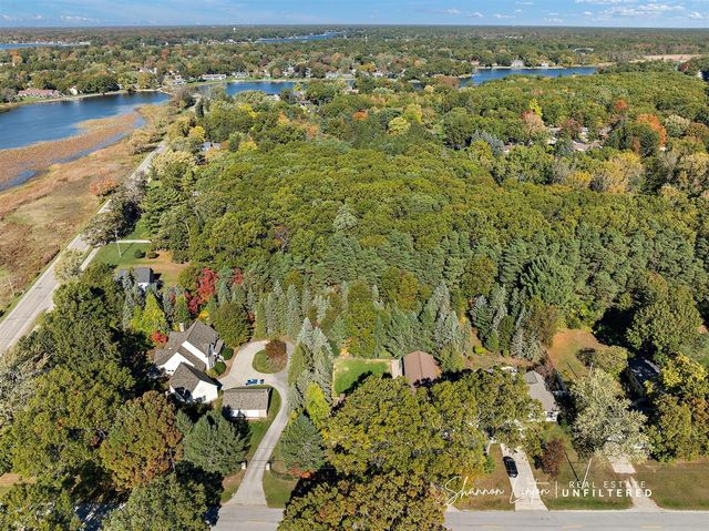 15777 Rannes Street, Spring Lake, MI 49456