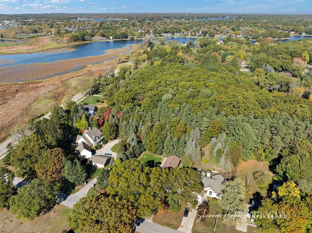 15777 Rannes Street, Spring Lake, MI 49456