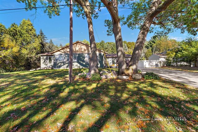 15777 Rannes Street, Spring Lake, MI 49456