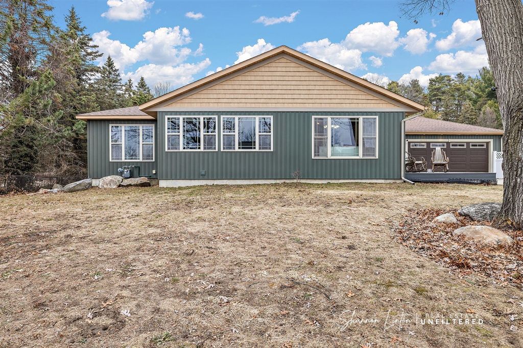 15777 Rannes Street, Spring Lake, MI 49456