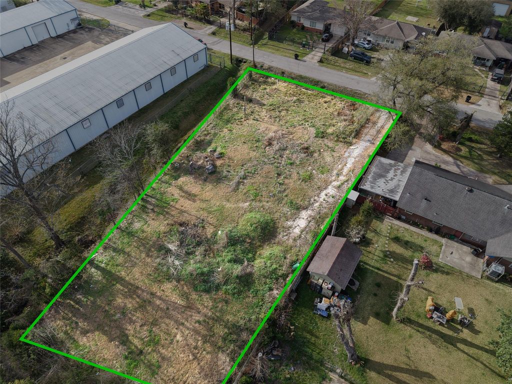 345 Delz Street, Houston, TX 77018