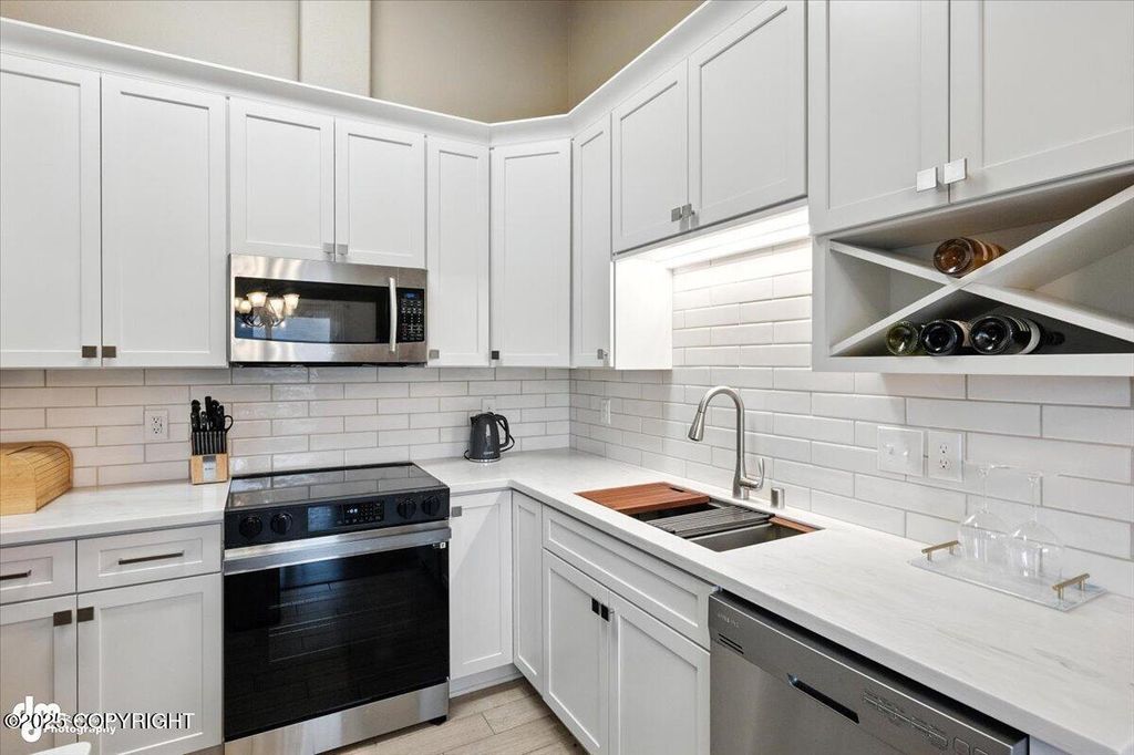 2608 Lauren Creek Loop, #4, Anchorage, AK 99507