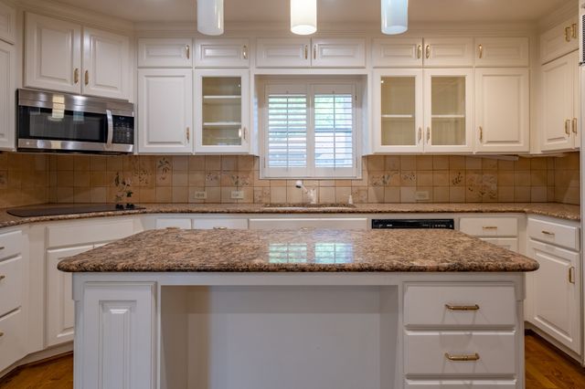 2103 Juanita Drive, Arlington, TX 76013