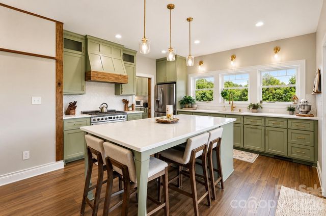 14 Daisy Lane, Taylorsville, NC 28681