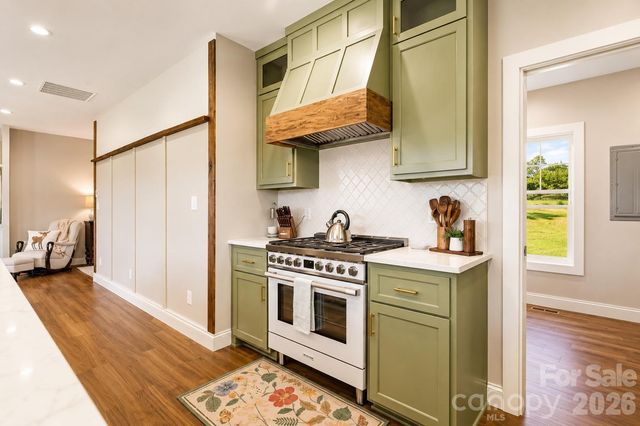 14 Daisy Lane, Taylorsville, NC 28681