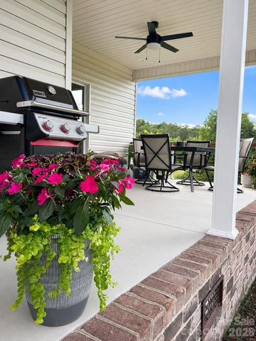 14 Daisy Lane, Taylorsville, NC 28681