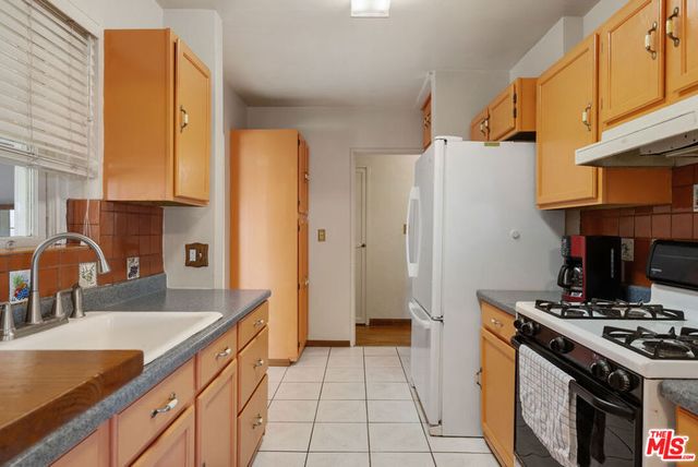 1831 N Buena Vista Street, Burbank, CA 91505