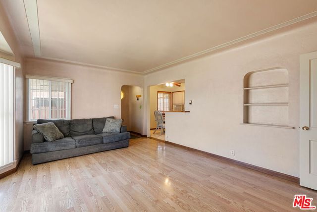 1831 N Buena Vista Street, Burbank, CA 91505