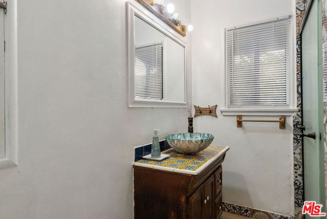 1831 N Buena Vista Street, Burbank, CA 91505