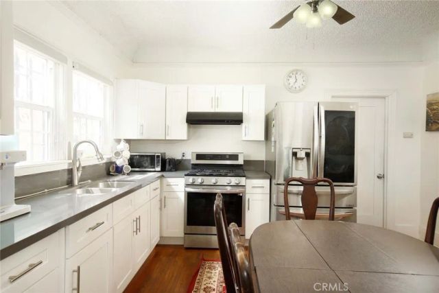 1547 S Wilton, Los Angeles, CA 90019