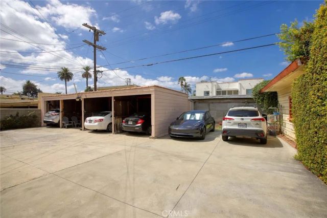 1547 S Wilton, Los Angeles, CA 90019