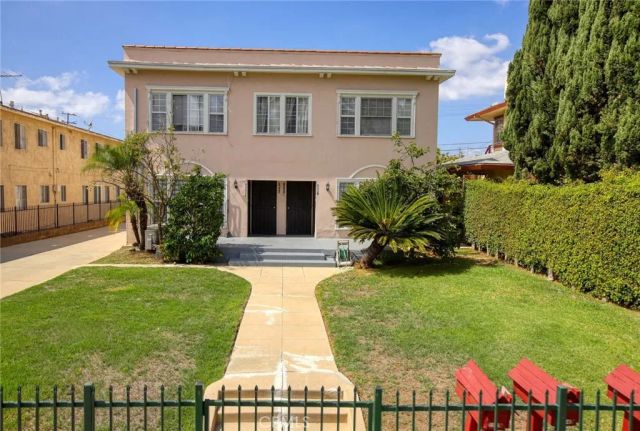 1547 S Wilton, Los Angeles, CA 90019