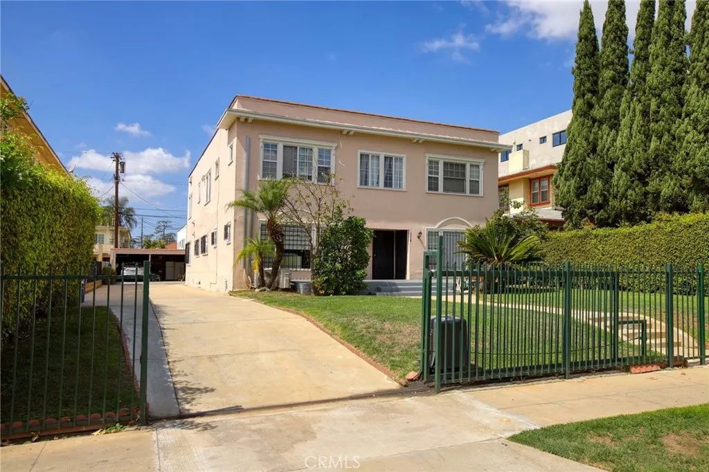 1547 S Wilton, Los Angeles, CA 90019