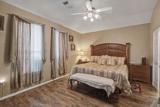 46 S Dylanshire Circle, Conroe, TX 77384