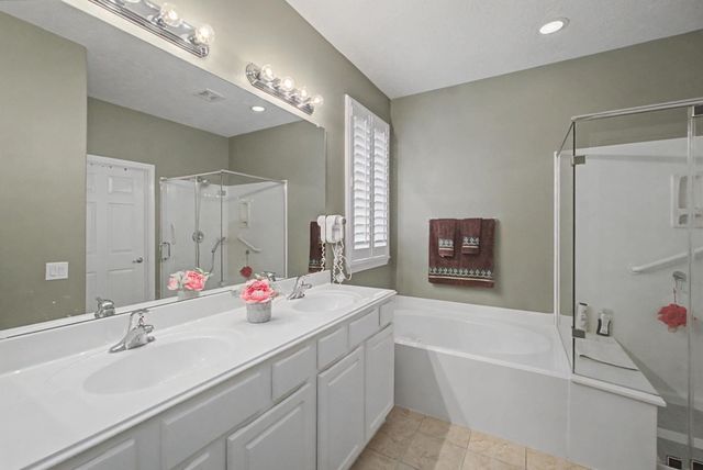 46 S Dylanshire Circle, Conroe, TX 77384