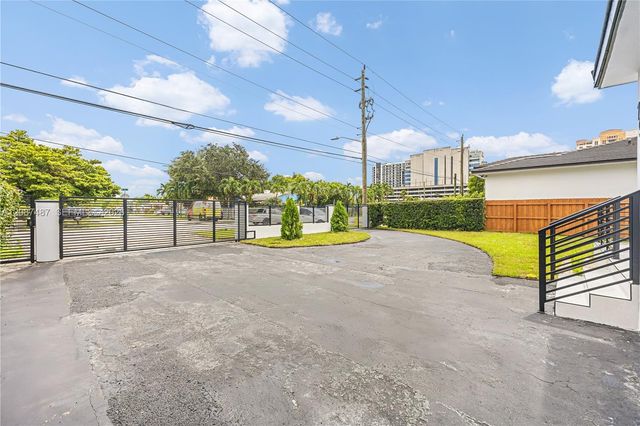 1980 SW 32nd Avenue, Miami, FL 33145