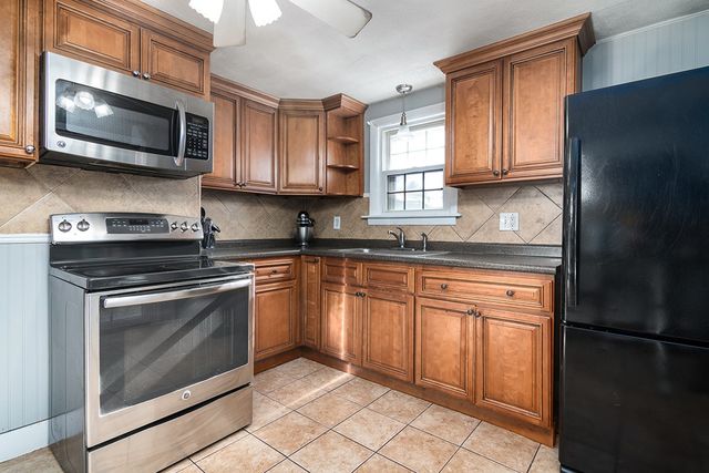 90 Massachusetts Avenue, Warwick, RI 02888