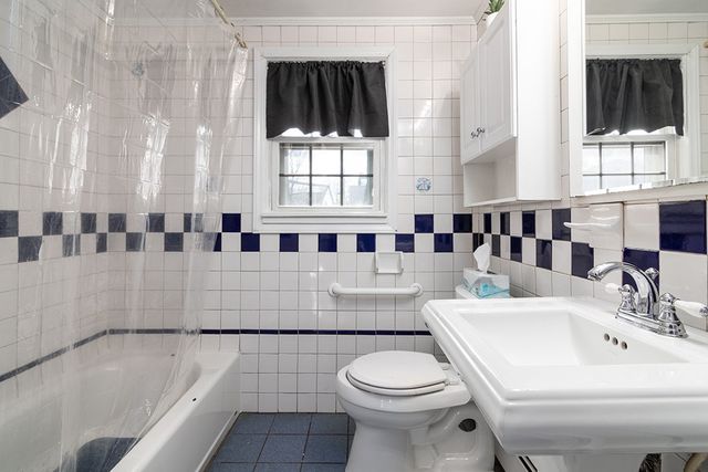 90 Massachusetts Avenue, Warwick, RI 02888