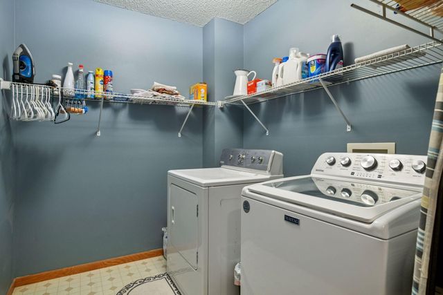 1109 Crystal Court, Chaska, MN 55318