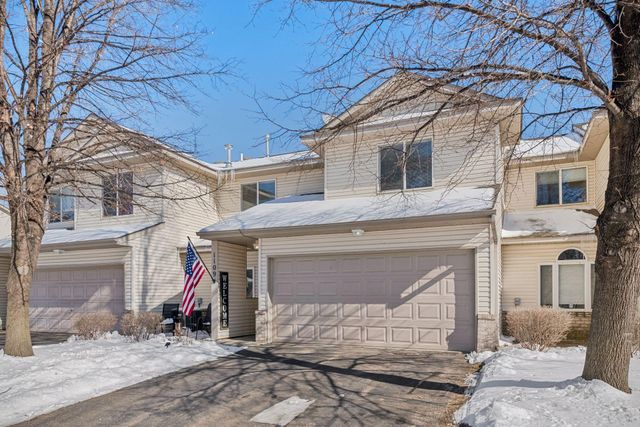 1109 Crystal Court, Chaska, MN 55318