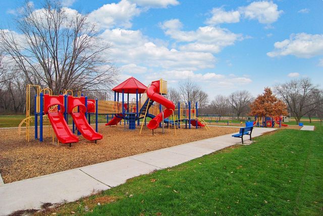 1109 Crystal Court, Chaska, MN 55318