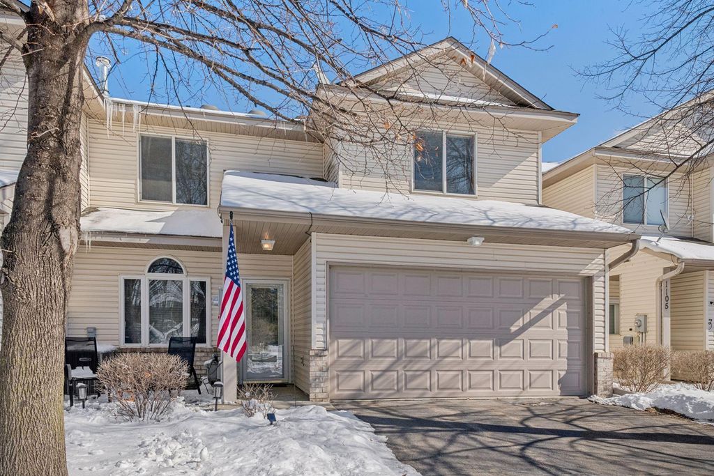 1109 Crystal Court, Chaska, MN 55318