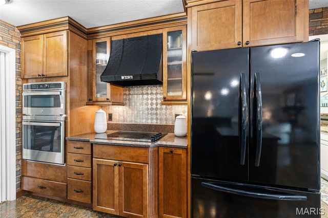 14611 Rogue River Drive, Chesterfield, MO 63017