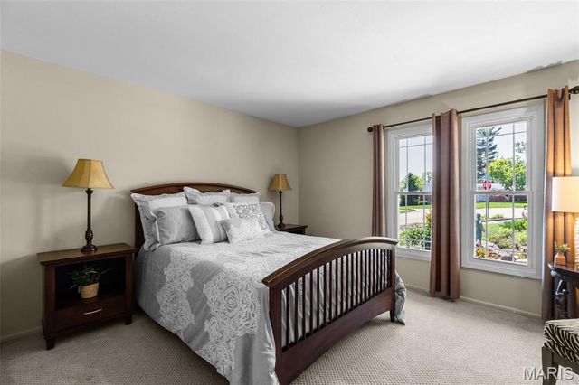 14611 Rogue River Drive, Chesterfield, MO 63017