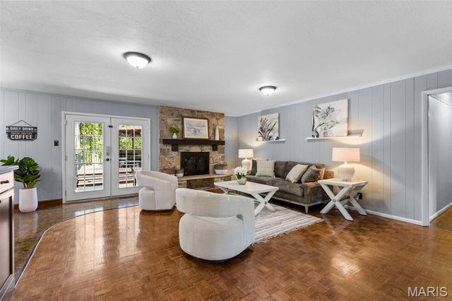14611 Rogue River Drive, Chesterfield, MO 63017