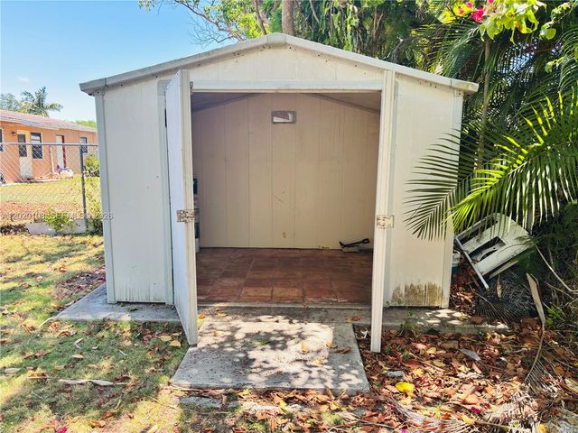 9820 Caribbean Blvd, Cutler Bay, FL 33189