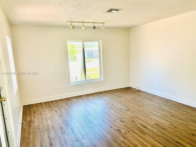 9820 Caribbean Blvd, Cutler Bay, FL 33189