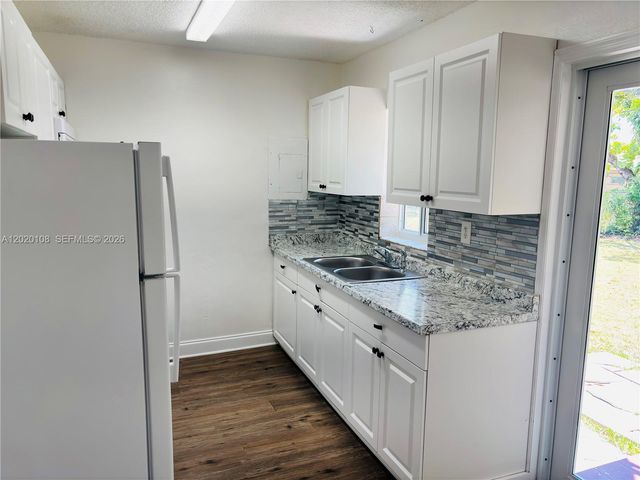 9820 Caribbean Blvd, Cutler Bay, FL 33189