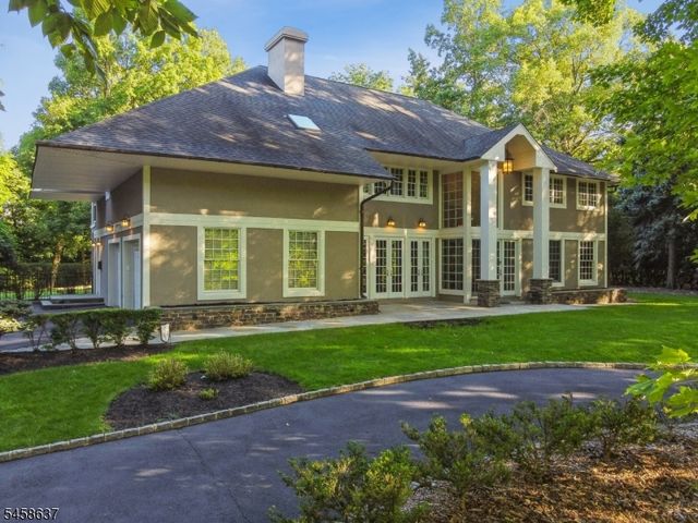 16 Holmehill Lane, Roseland Boro, NJ 07068