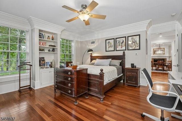 16 Holmehill Lane, Roseland Boro, NJ 07068