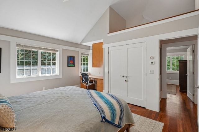 16 Holmehill Lane, Roseland Boro, NJ 07068