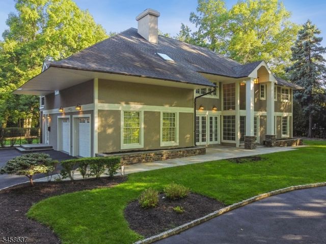 16 Holmehill Lane, Roseland Boro, NJ 07068