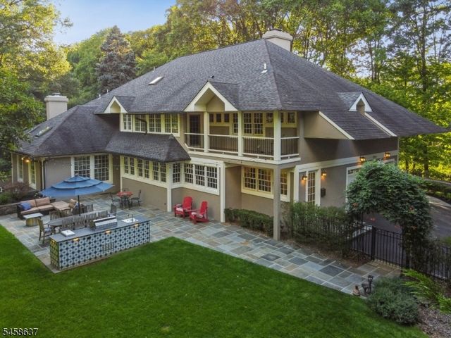 16 Holmehill Lane, Roseland Boro, NJ 07068