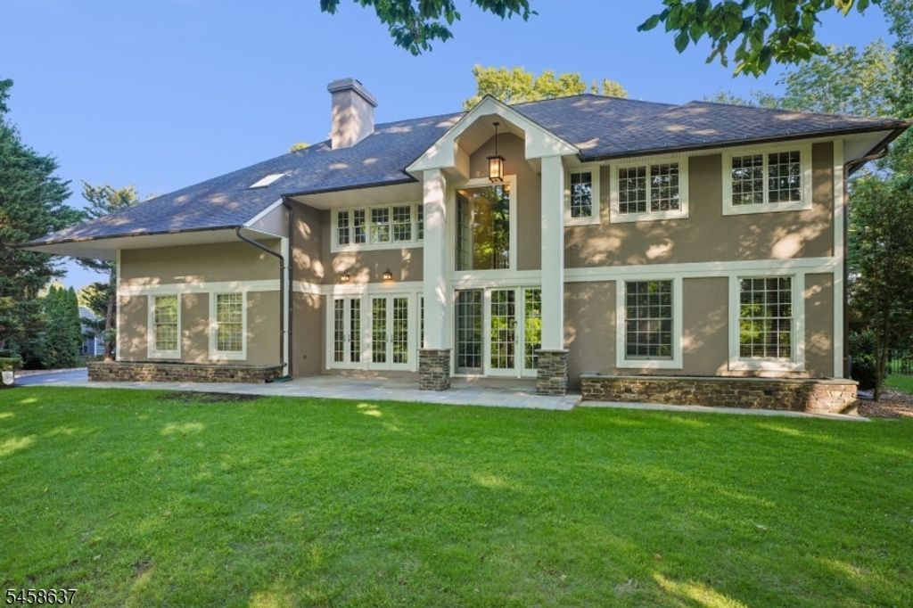 16 Holmehill Lane, Roseland Boro, NJ 07068