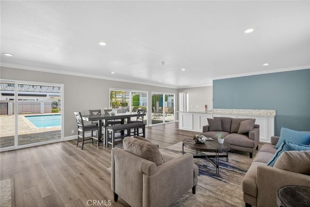 1086 Buckingham, Newport Beach, CA 92660